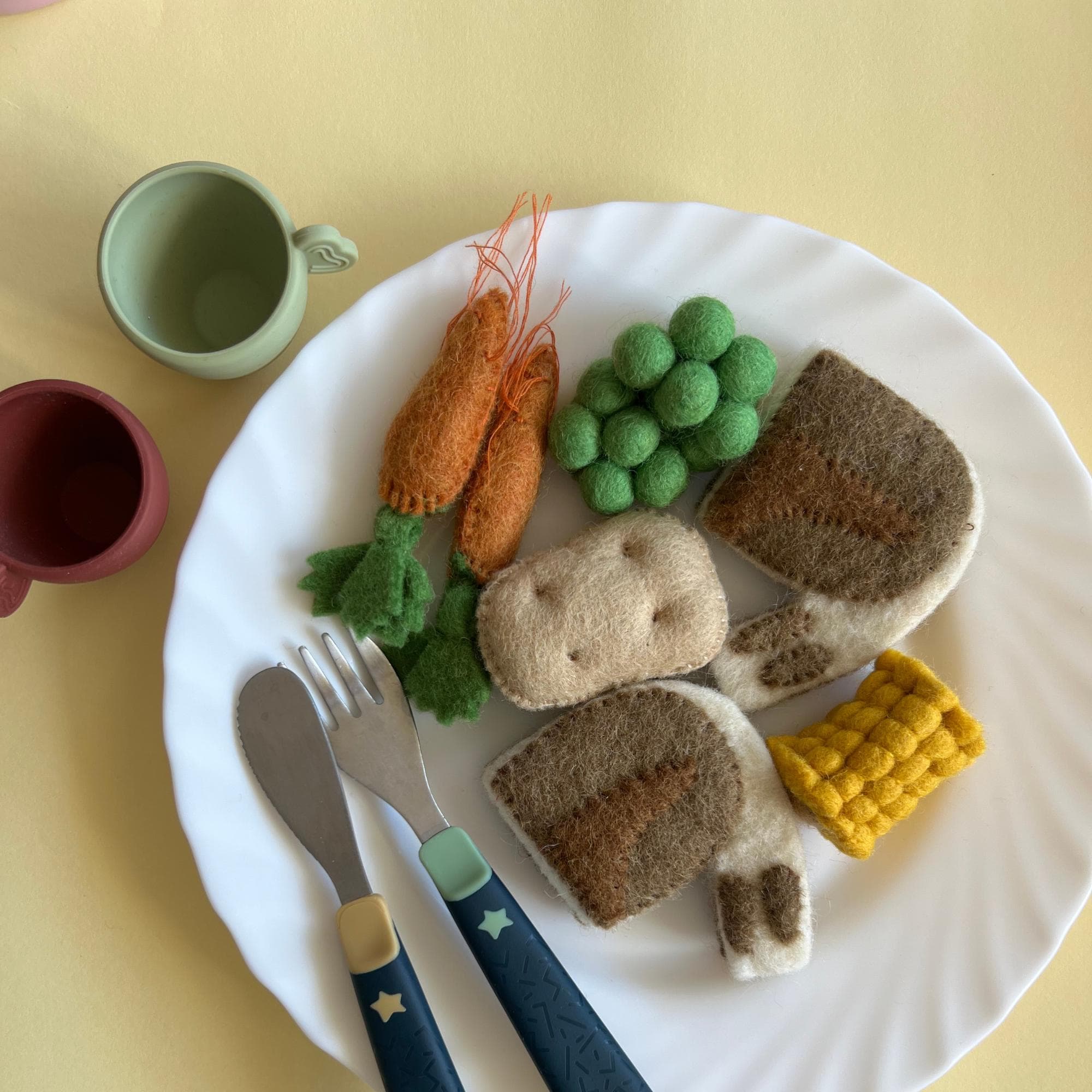 Felt Food Lamb Roast Dinner Independent Play for Toddlers Pretend Play Kitchen Food for Preschoolers Meat and Veggies Felt Food Gift